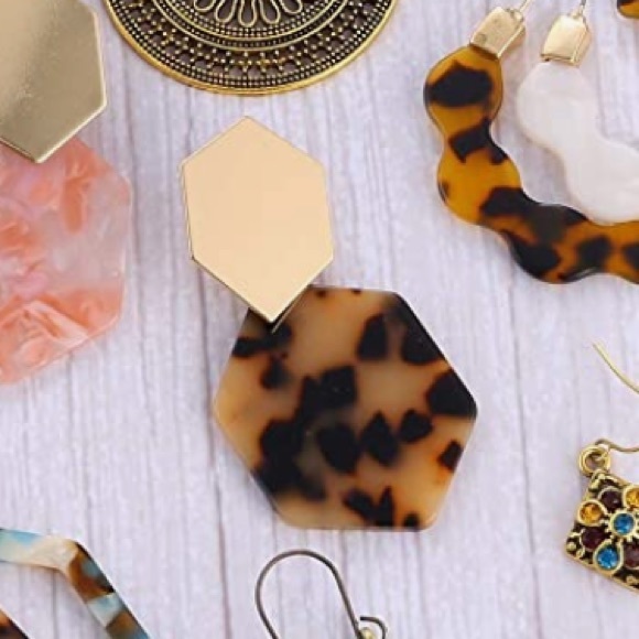 tortoise geometric acrylic drop earrings - Picture 2 of 6